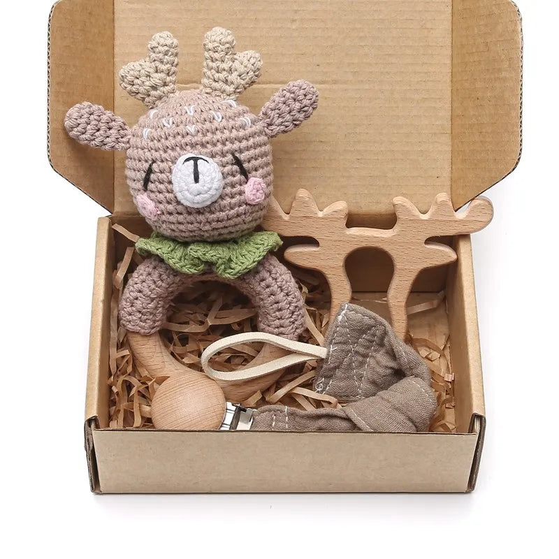 Baby Gift Set Newborn Infant Baby Towel Newborn Bath Toy Baby Drool Towel Wood Rattle Growth Milestone Wool Brush Baby Socks