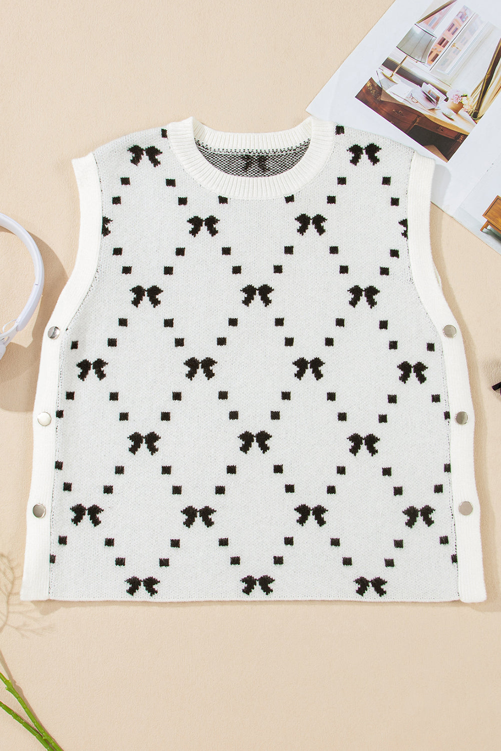 White Bow Pattern Buttoned Side Cropped Sweater Vest - My Store