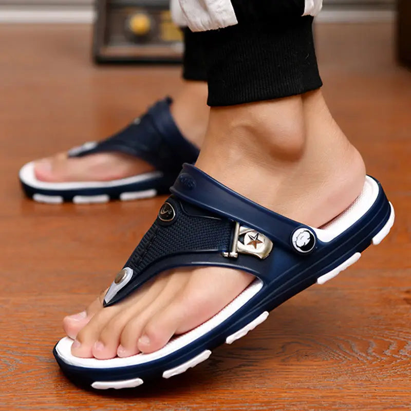 Latest Men's Outdoor Slippers Men's Open Toes Slippers  Men's Beach Shoes Flip-Flops Sandals Slippers Eva
