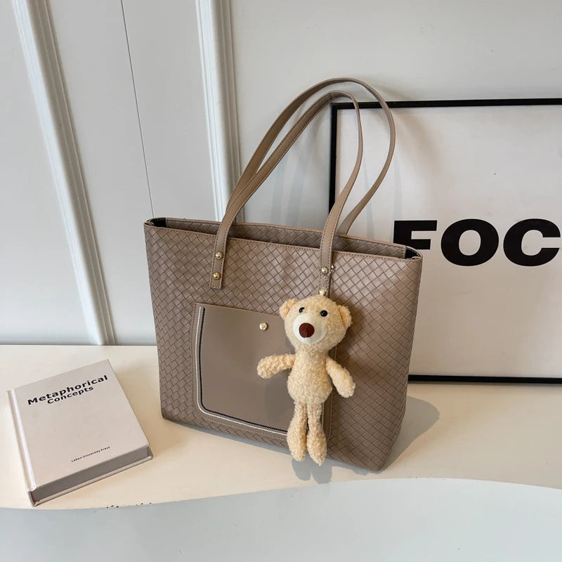 Factory Wholesale Large Tote Handbags Young Lady Cute Handbag Women Popular Design Woven Handbags