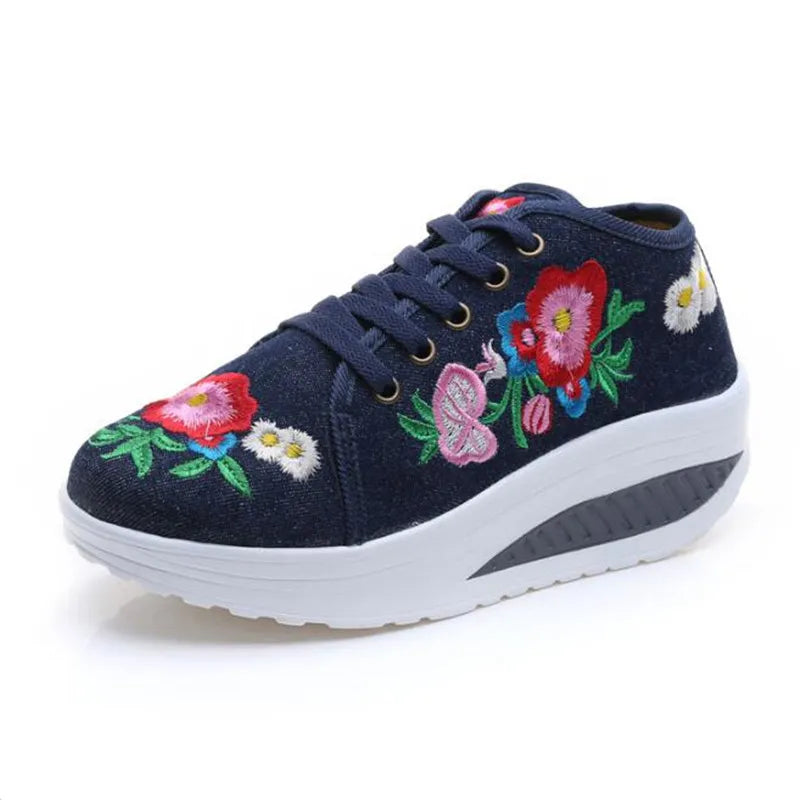 Fashion Floral Embroidery Women Sneakers Lace Up Mid Heel Autumn Shoes for Woman Plus Size Casual Runway Comfort Walking Sneaker