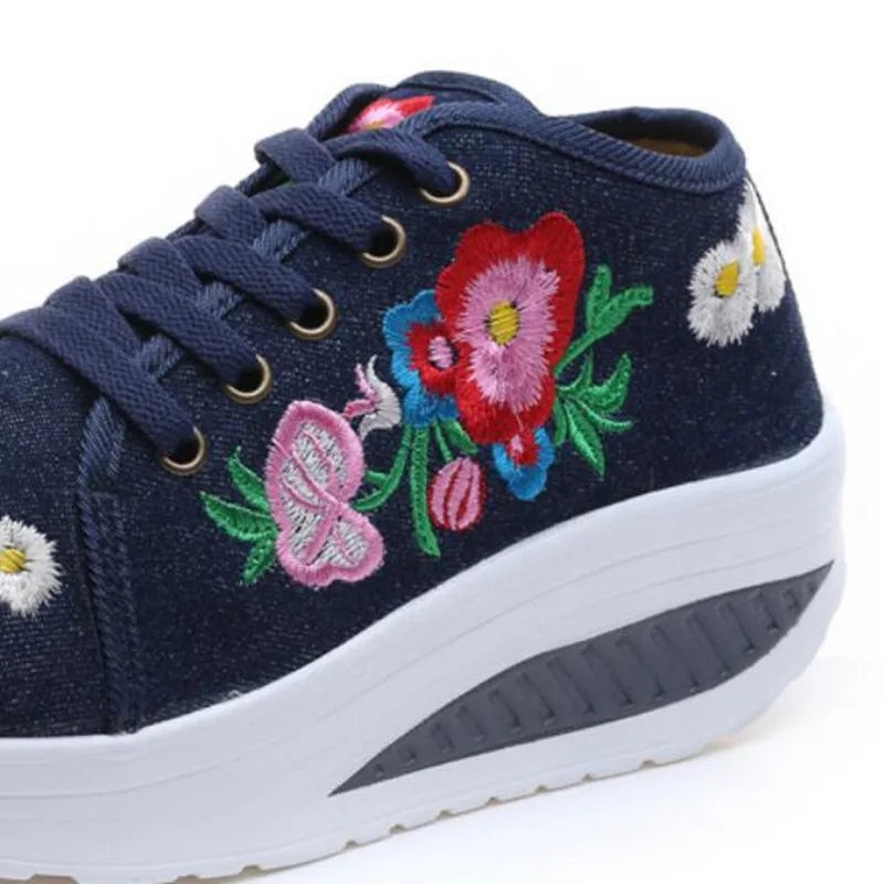 Fashion Floral Embroidery Women Sneakers Lace Up Mid Heel Autumn Shoes for Woman Plus Size Casual Runway Comfort Walking Sneaker