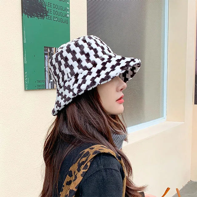 Wholesale Thicken  Fashion Checker Hats for Women Warm Winter Hats Fur Bucket Hat