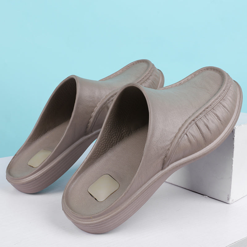 Autumn and Winter Trendy Men's Flat Leather Slippers Casual Anti-Slippery and Breathable With Slip-On Closure and Cushioning