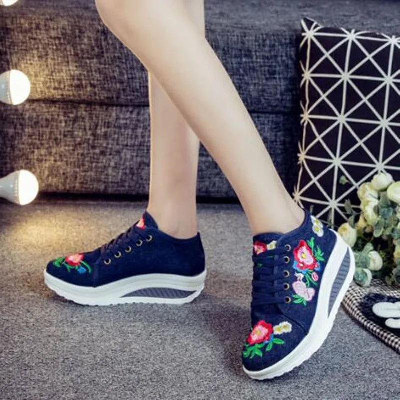 Fashion Floral Embroidery Women Sneakers Lace Up Mid Heel Autumn Shoes for Woman Plus Size Casual Runway Comfort Walking Sneaker