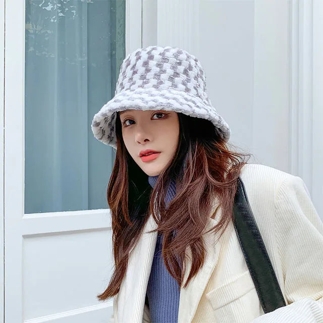 Wholesale Thicken  Fashion Checker Hats for Women Warm Winter Hats Fur Bucket Hat