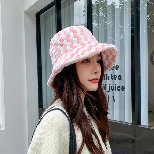 Wholesale Thicken  Fashion Checker Hats for Women Warm Winter Hats Fur Bucket Hat