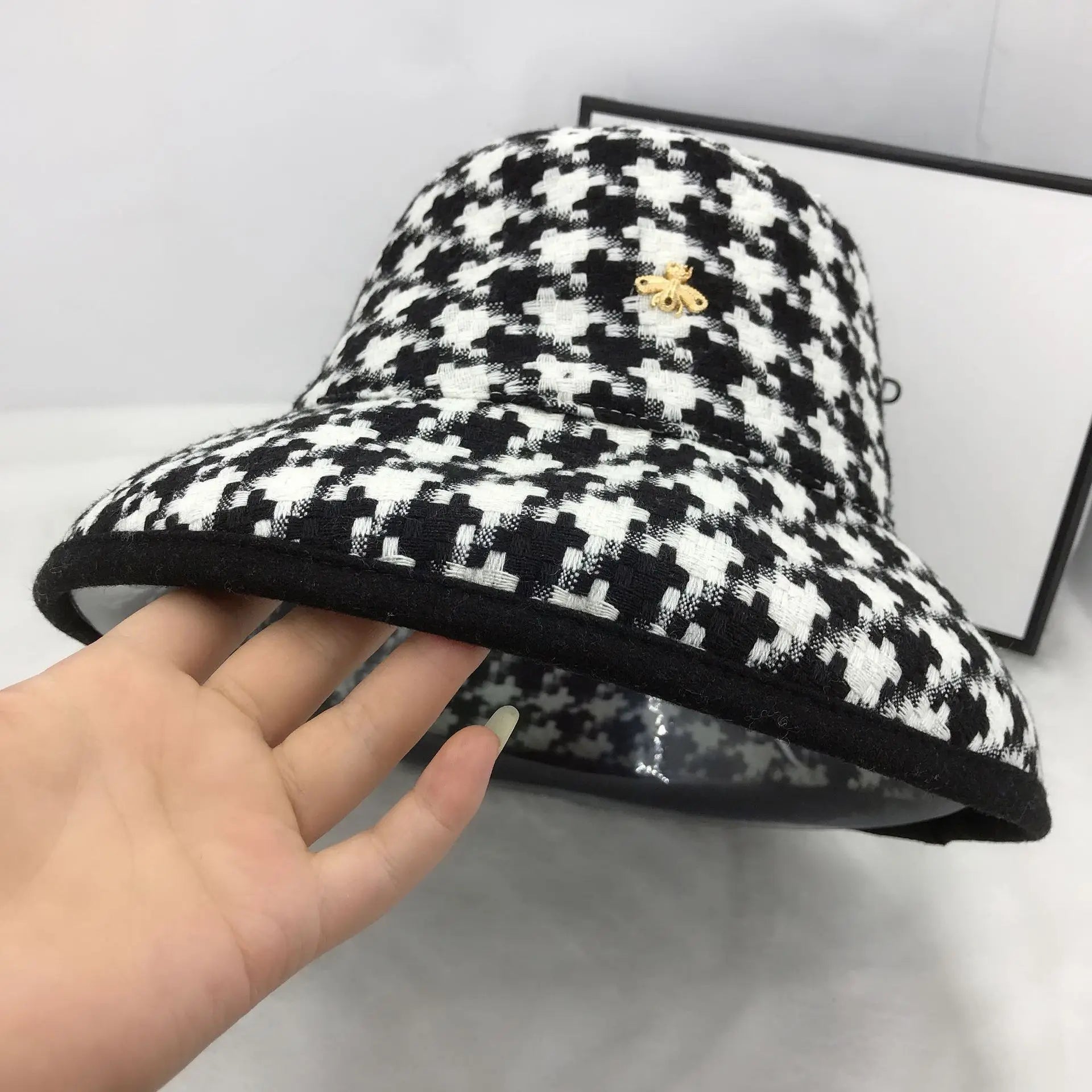 New Brand Bee Fashion Fisherman Women Hat Spring Autumn Winter Lattice Hat Black Plaid Hats Female Tweed Plaid Bucket Hats