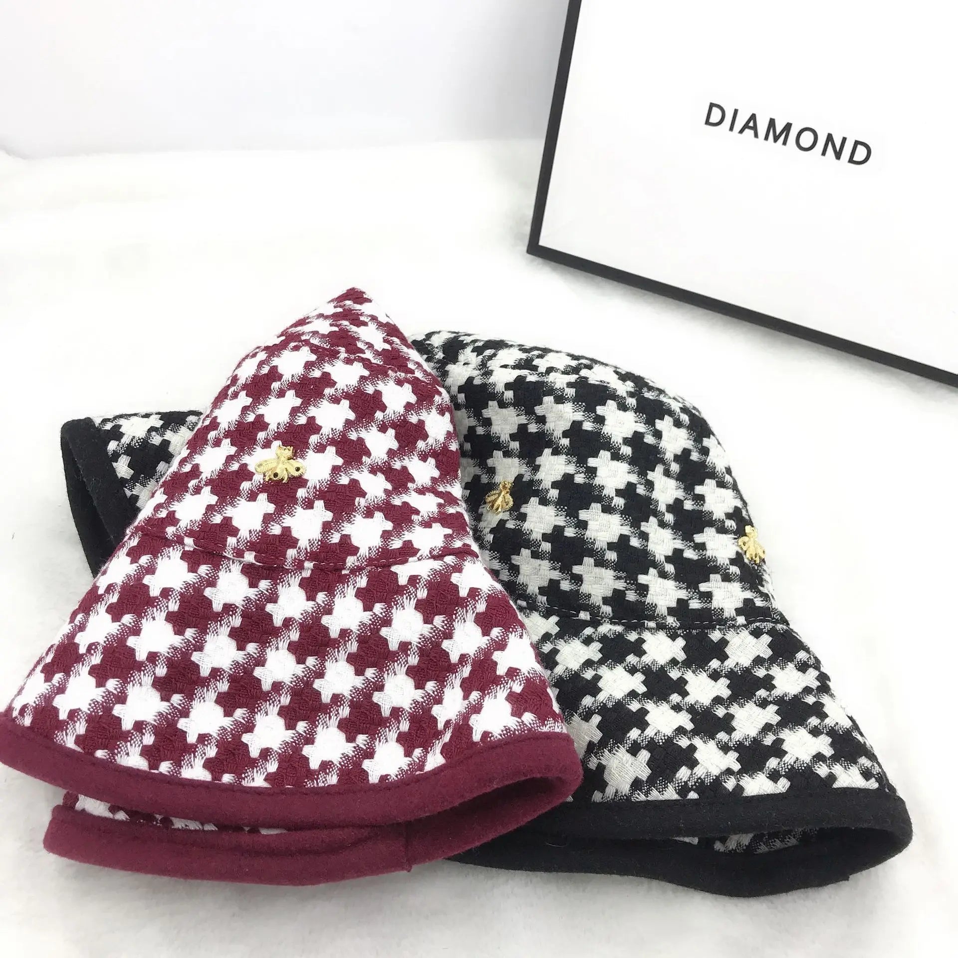 New Brand Bee Fashion Fisherman Women Hat Spring Autumn Winter Lattice Hat Black Plaid Hats Female Tweed Plaid Bucket Hats