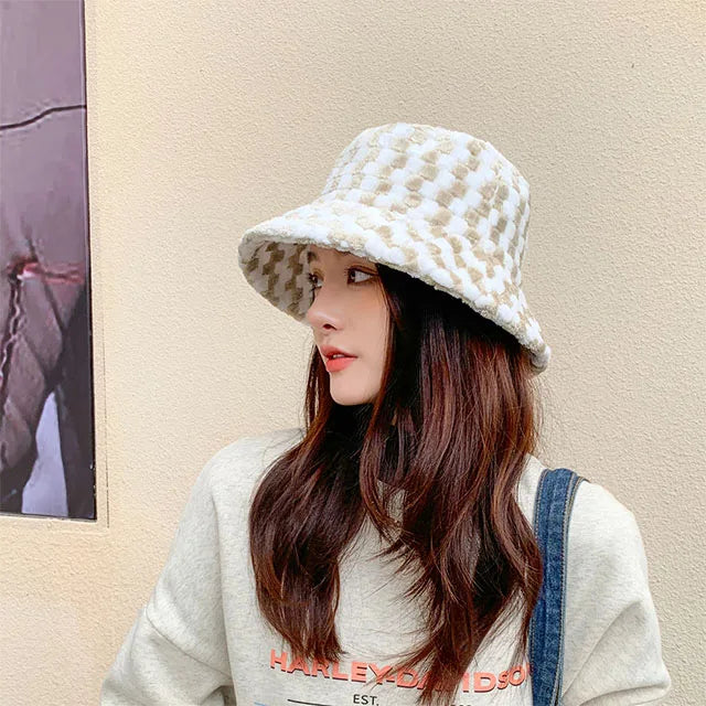 Wholesale Thicken  Fashion Checker Hats for Women Warm Winter Hats Fur Bucket Hat