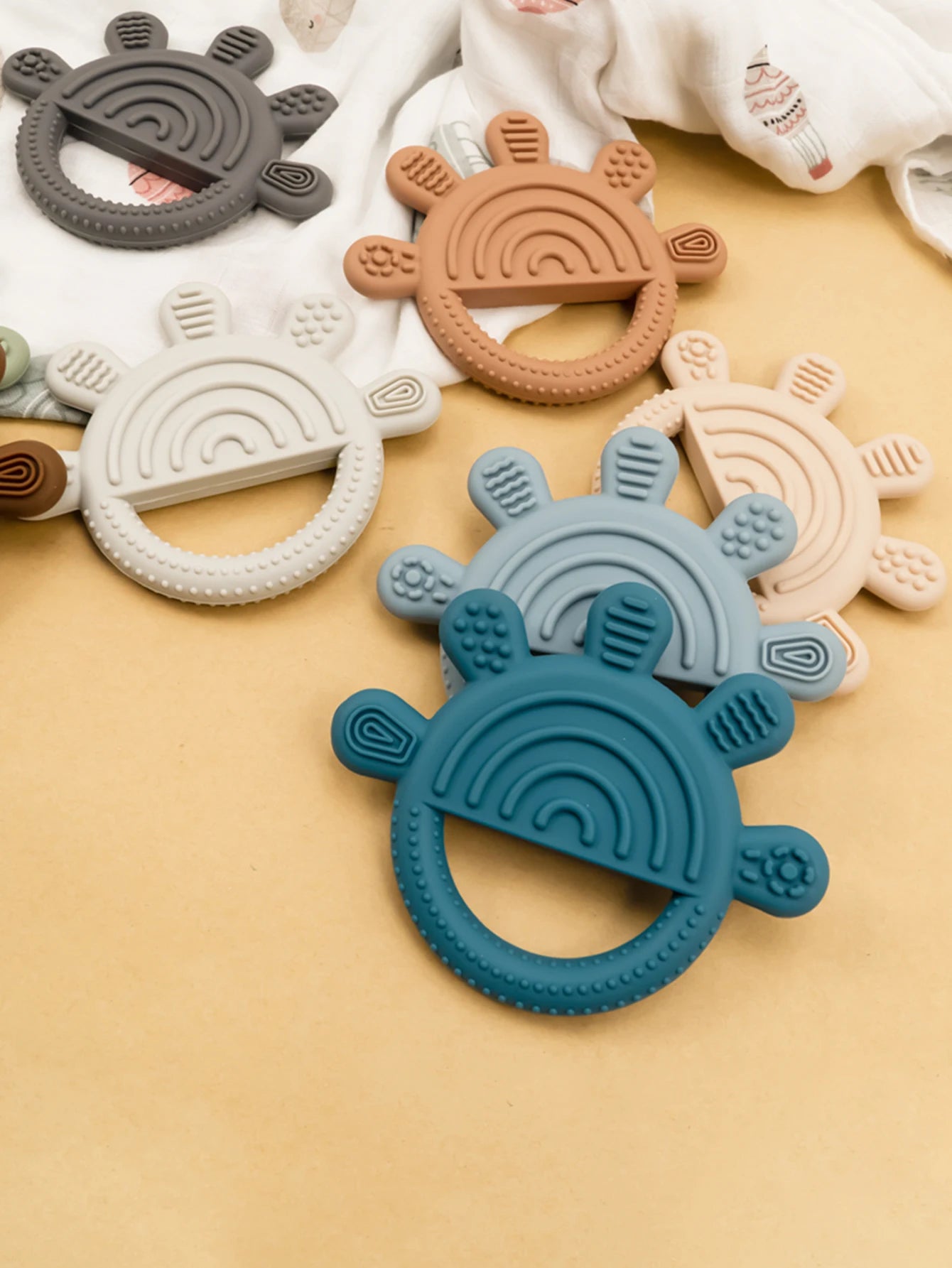 1PC Baby Silicone Teether Toys Cartoon Sun Shape Teethers for Baby Chewing Training Baby Toys Nursing Baby Accessories