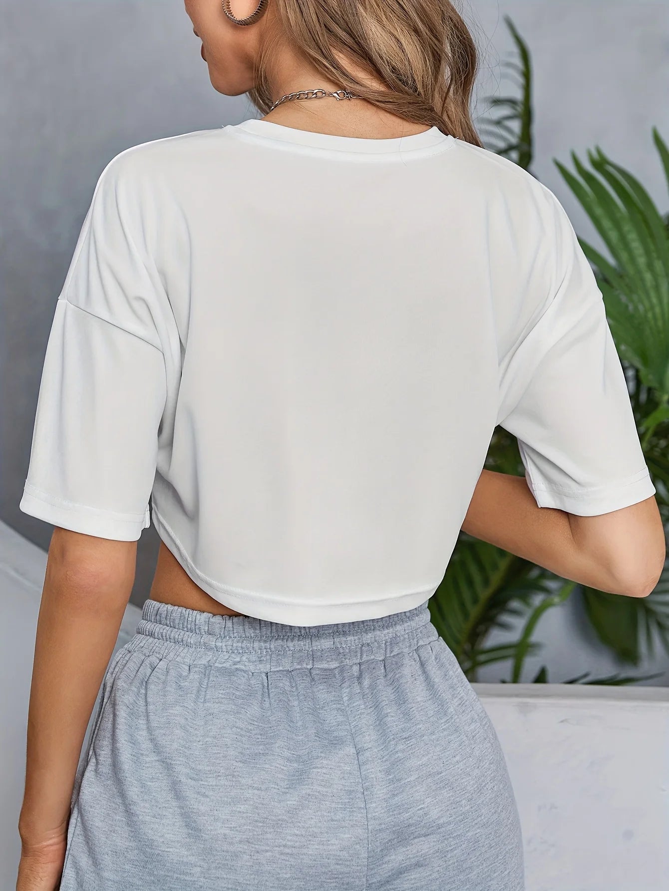 Letter Print Casual Crop Sports Tee Short Sleeves Fashion Fitness Workout Crop T-Shirt Top Women's Activewear Graphic