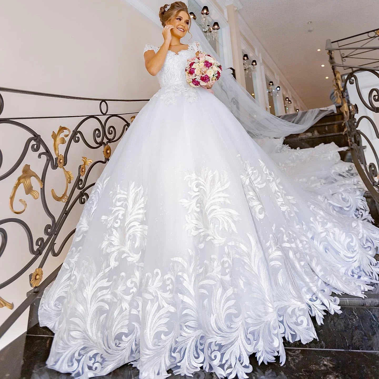 Exquisite O-Neck Princess Wedding Dresses Short Sleeves Ball Gown Bridal Dress Sparkly Appliques Wedding Gown for Bride 2025 - My Store