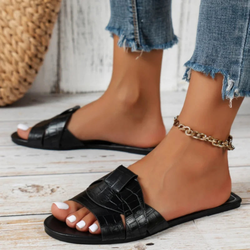 Summer Women's Slippers Shoes Ladies Slides High Quality Sandals Womens Shoes Tongs Femme Fashion Design Beach Flat Slipper