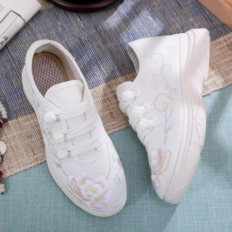 Women Canvas Embroidered Sneakers Ladies Mid Heel Leisure Shoes Vintage Comfort Travel Shoe 2022 Spring Runway Sneaker