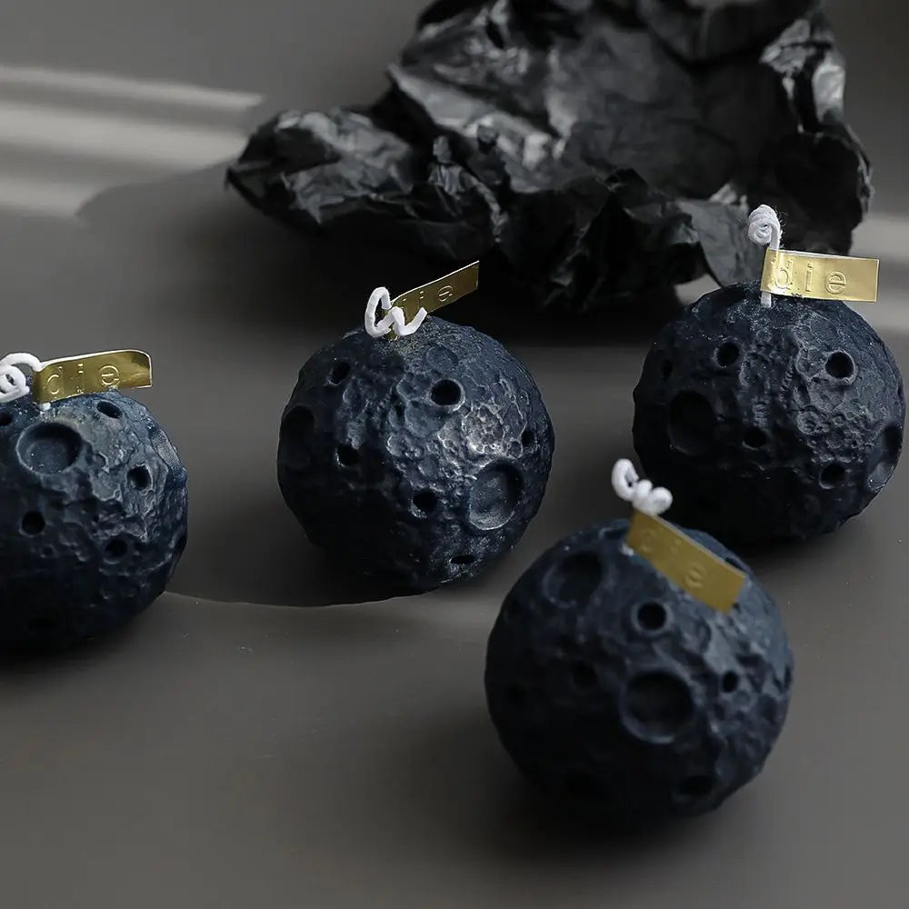 Moon Scented Candles Wholesale Ebony Agarwood Flavor Creative Hand Gift Birthday Gift Candle Black Moon Style Fragrance Candle
