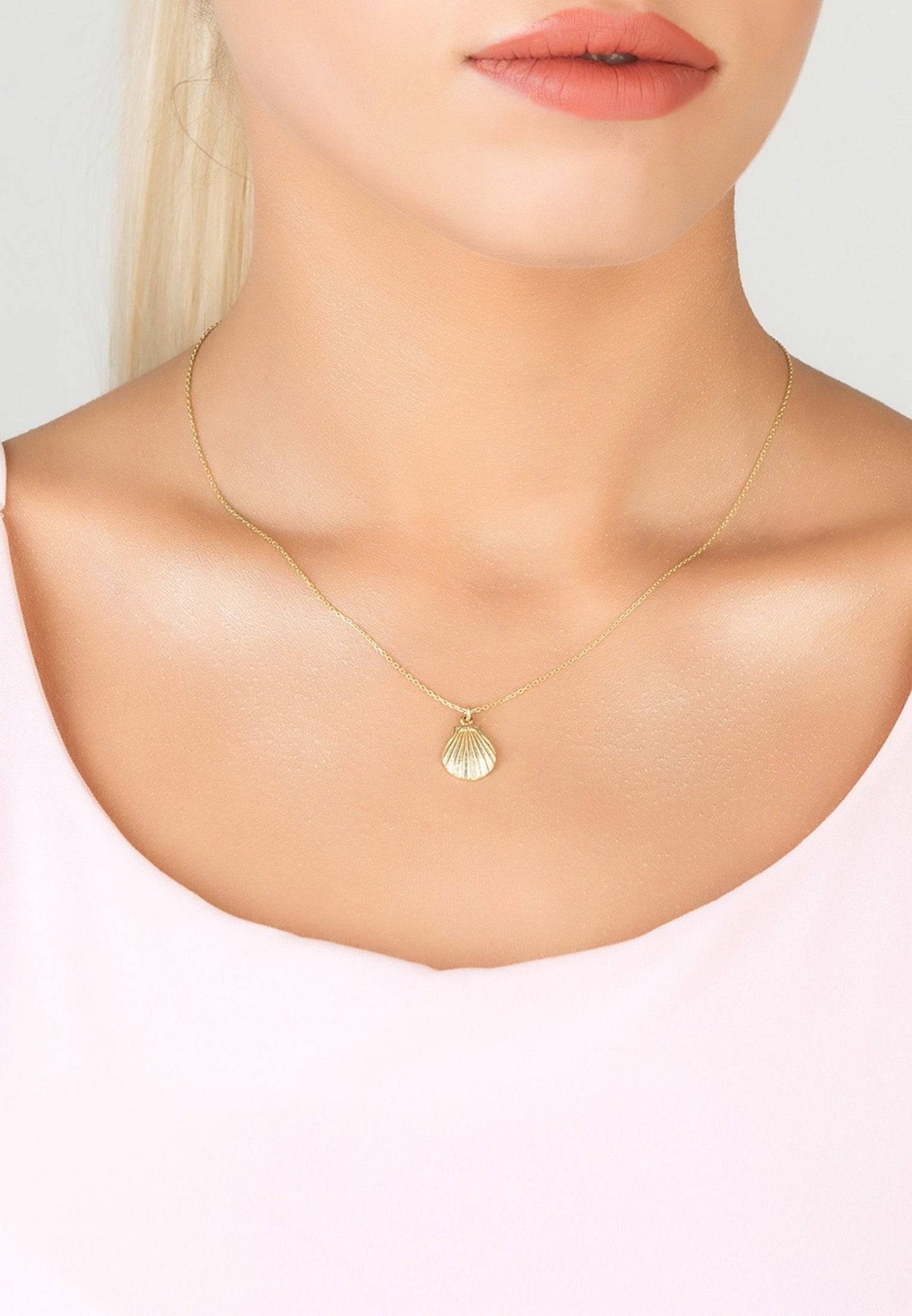 Scallop Mini Shell Necklace Gold - My Store